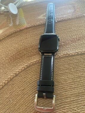 Apple 7 series 45mm pre  owned watch.